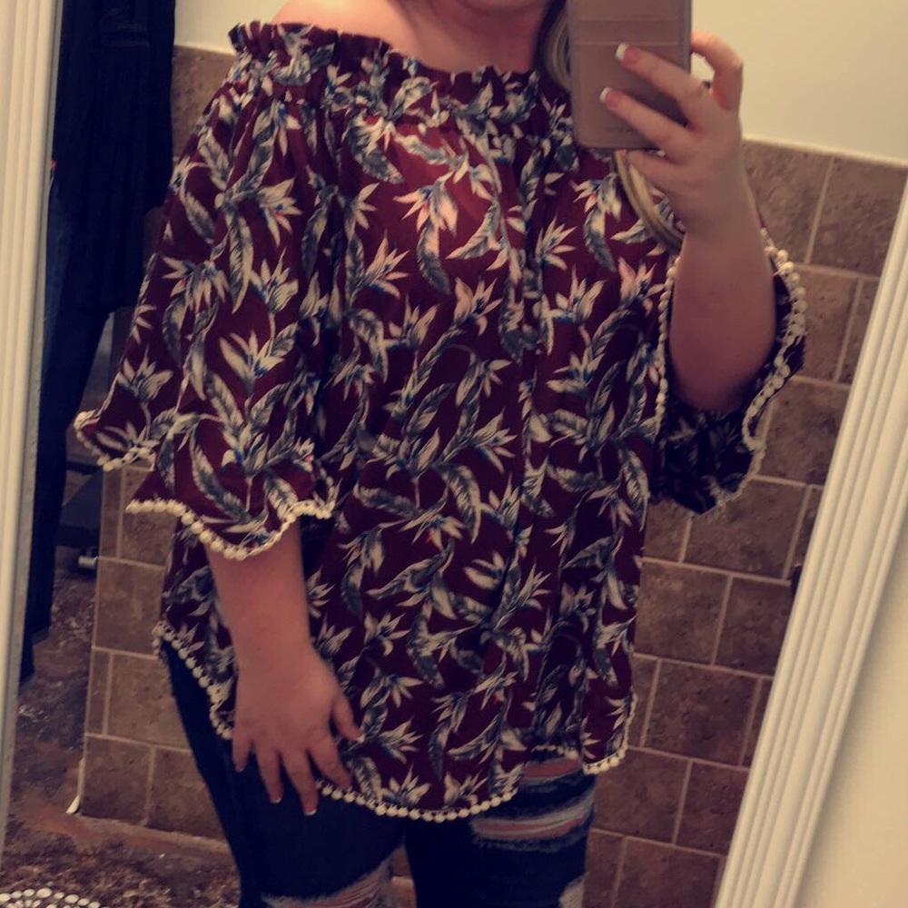 Off the shoulder boutique shirt
